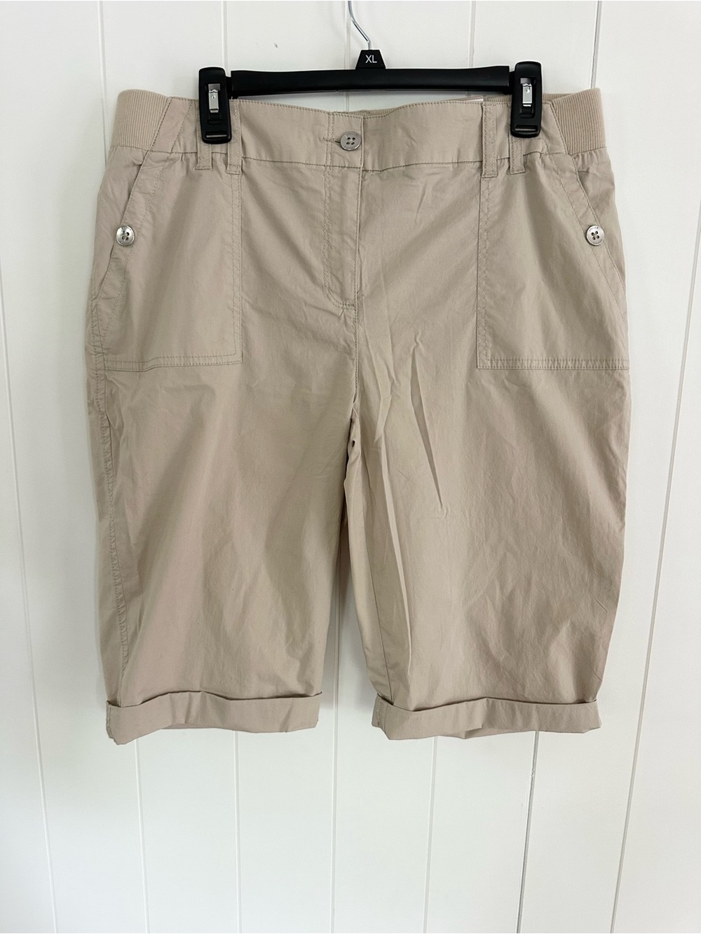Chico's Beige Ultimate Fit Roll-Cuff Cool Cotton Bermuda Shorts SZ Large (2.5 P)